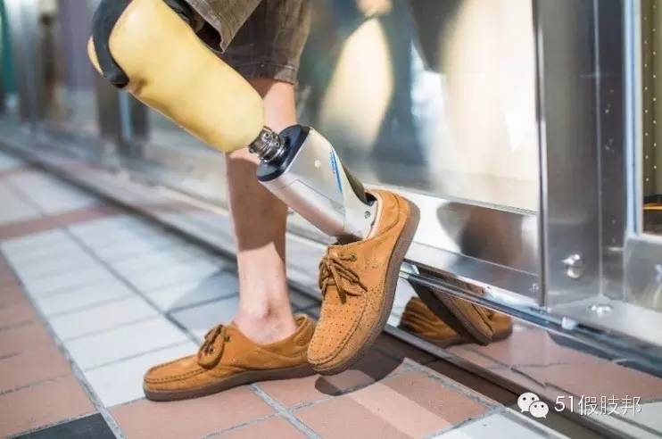 长期穿用不合适的假肢会引起哪些疾病？如何预防和治疗？